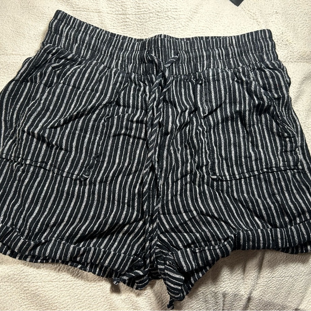 Forever 21 Black and White Striped Women's Cargo Shorts